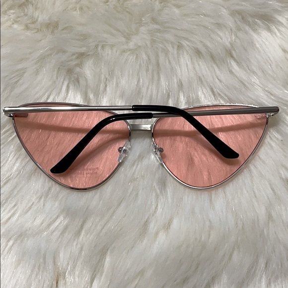 2 for $22 mix Sunglasses - Picture 5 of 6